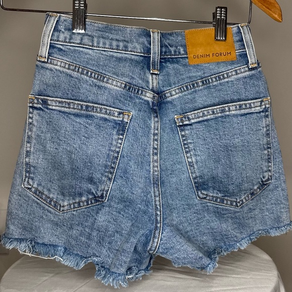 Aritzia - Denim Forum Hi-Rise Shorts - Size 23 (size XXS-XS) - Picture 6 of 9